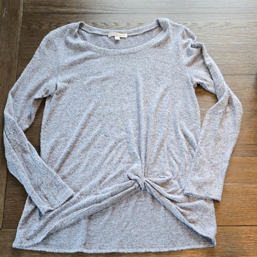 Green Envelope Light Gray/Blue Knotted Long Sleeve Top